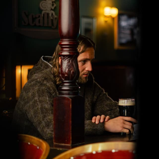 Vervreemd by Kevin, Bente