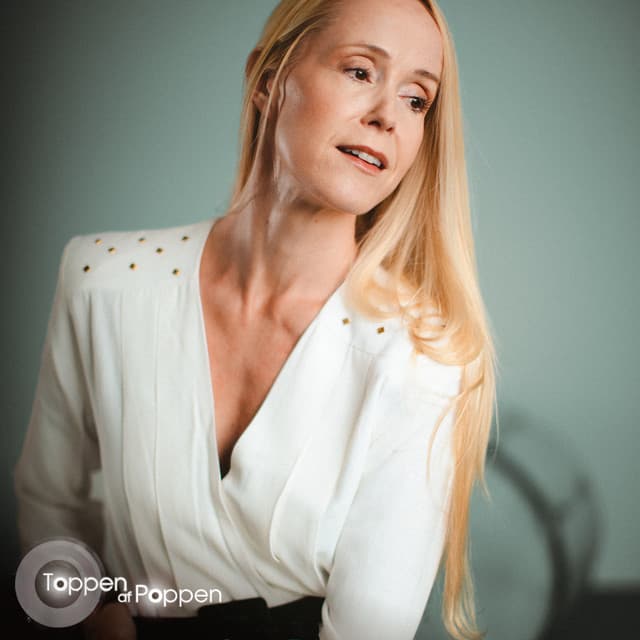 Halskæde (Live Fra Toppen Af Poppen) by Tina Dickow