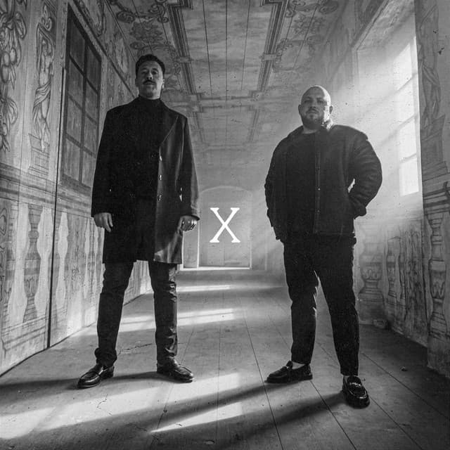 X by Avi, Louis Villain