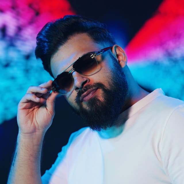 Cutremur Pe Scara 2 by Lele