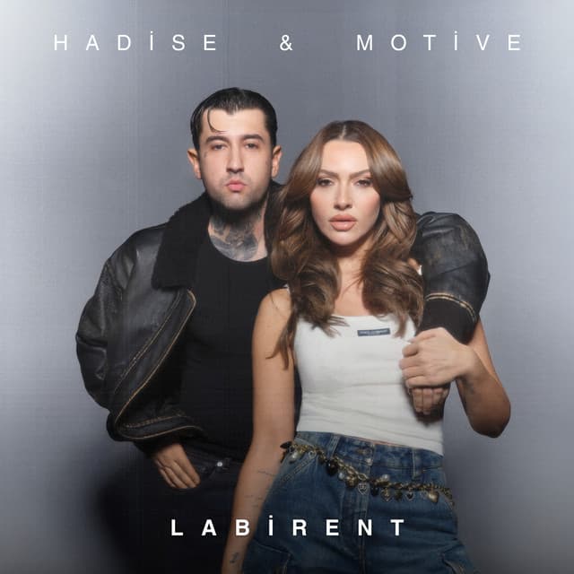 Labirent by Hadise, Motive