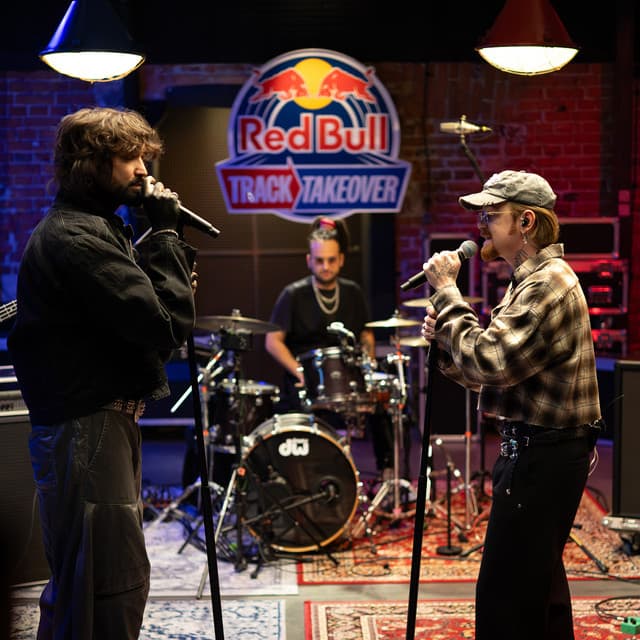 prawie straciłem głos (Red Bull Takeover) by Chivas, kuqe 2115