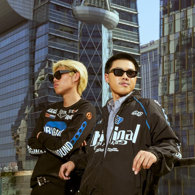 อยากจะกอดเธอนาน ๆ (Bossa Ver.) by BLVCKHEART