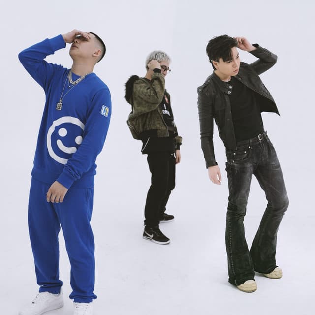 NGÔI SAO PARIS by Fishy, yb.rookie, Xuanpac