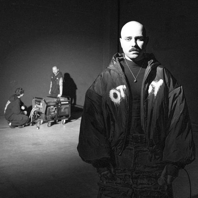 Серед стін by OTOY